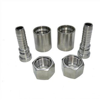 Montaje de adaptadores hidráulicos